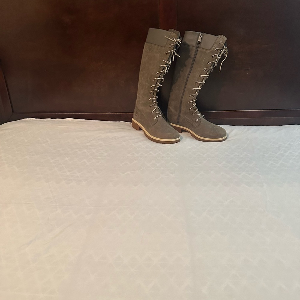 Grey Timberland - Picture 3 of 3